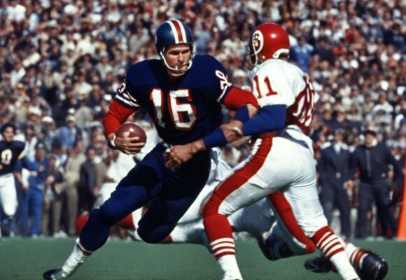 Exploring the Legacy of Frank Gifford: NFL Player