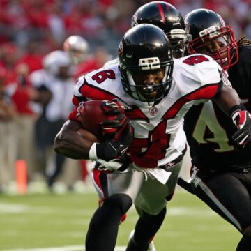 Unveiling the Career of Roddy White, NFL Player
